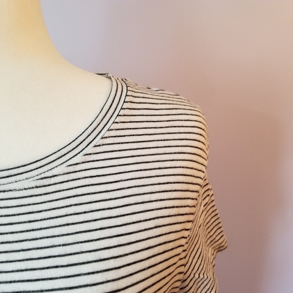 3/$27 | Zara T-Shirt | Striped | Size Small - Picture 2 of 4